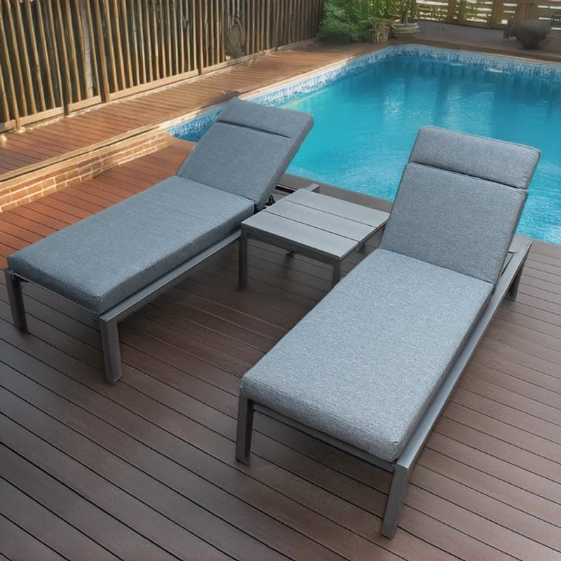 Manhattan Sun Lounger Set with Table