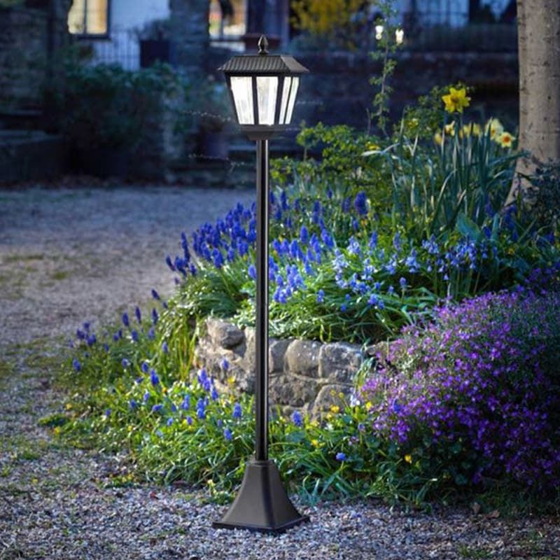 Metro Solar Lamp Post